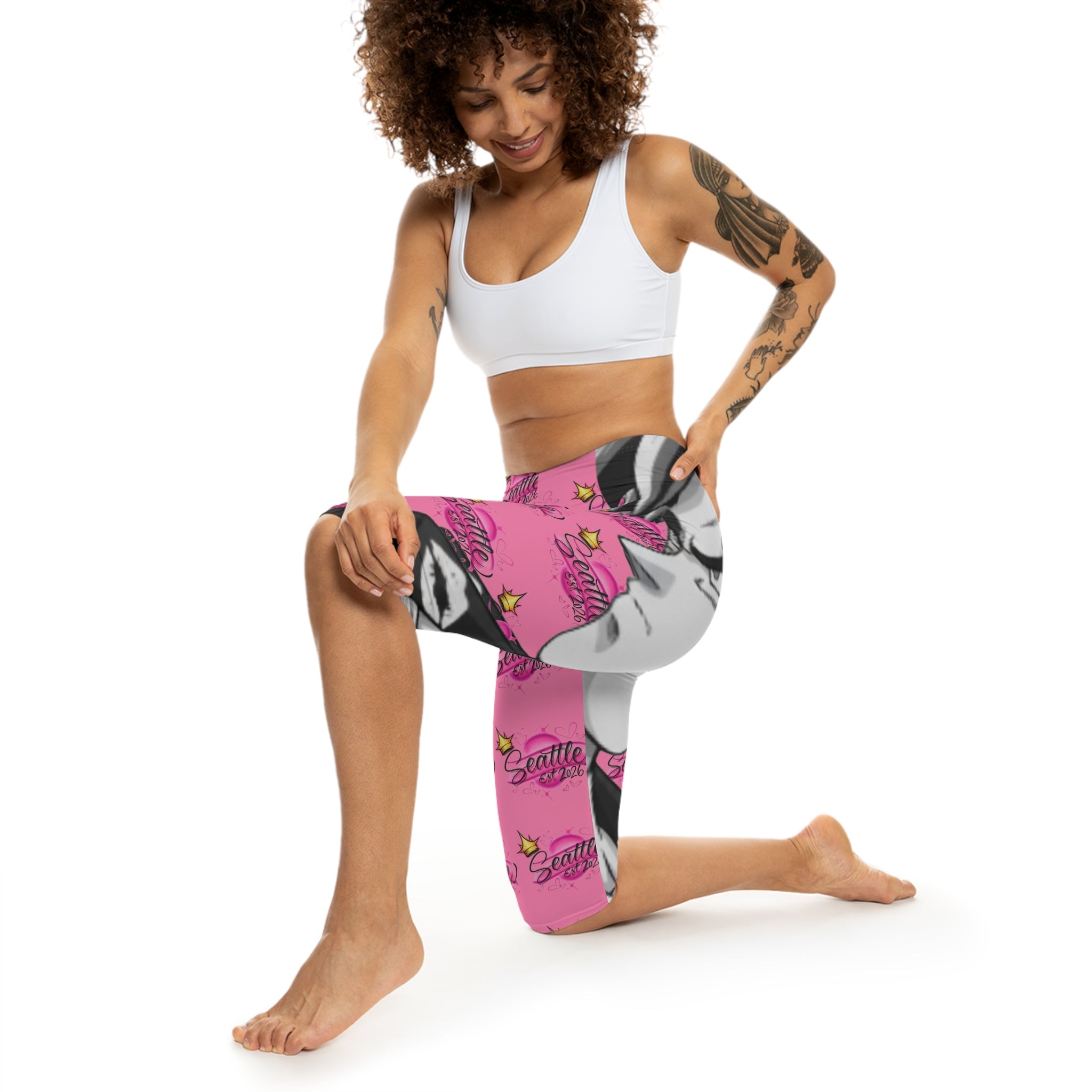 Seattle Queen Capri Leggings — Pink Anime Kiss Graphic
