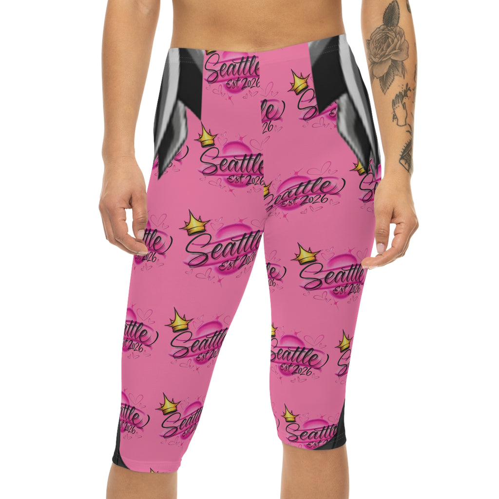 Seattle Queen Capri Leggings — Pink Anime Kiss Graphic